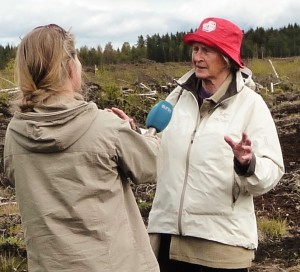 Våren 2015: Astrid Sandvik intervjues av NRK Østlandssendingen. Foto: Ivan Chetwynd